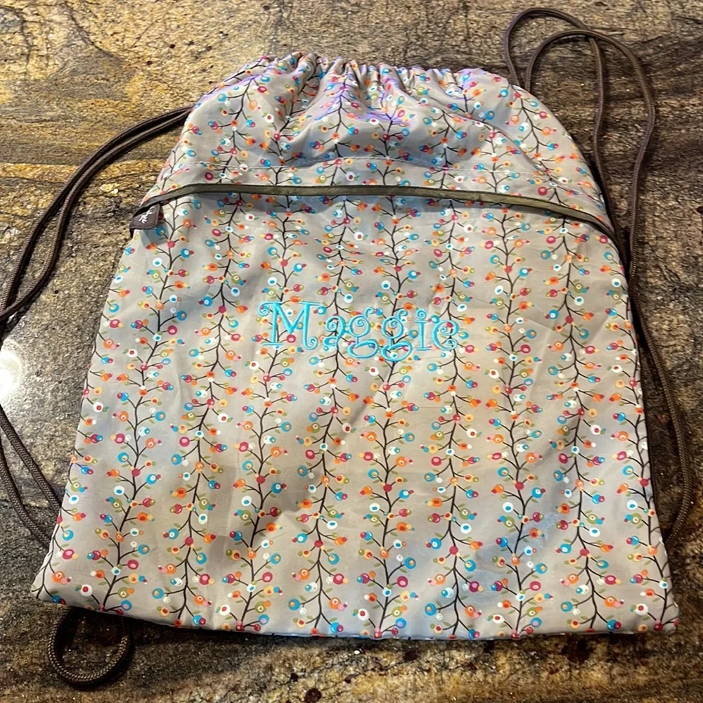 Cinch Sac bag Thirty-One embroidered name MAGGIE in teal‎